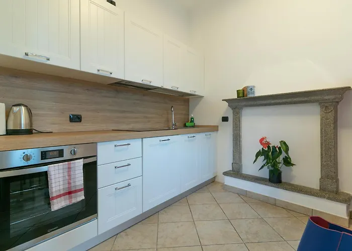 Roberta Mandello del Lario